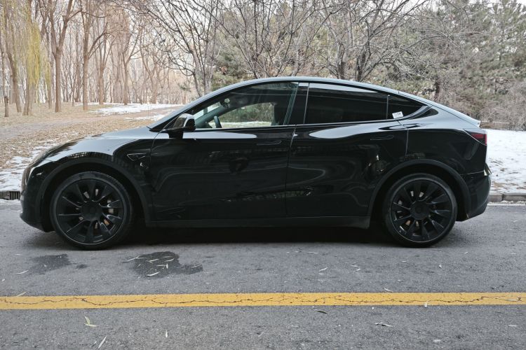 特斯拉 Model Y 2021款 标准续航后驱版车身外观6003