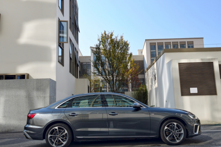 奥迪A4L 2023款 40 TFSI 时尚动感型车身外观6003