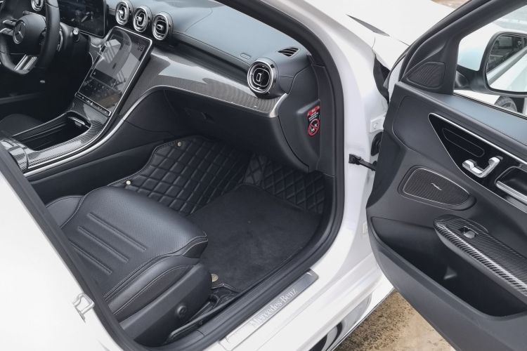 奔驰C级 2022款 改款 C 260 L 运动版中控内饰7006