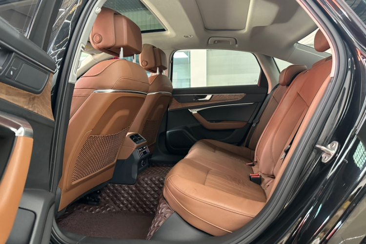 奥迪A6L 2019款 45 TFSI 臻选致雅型中控内饰7007