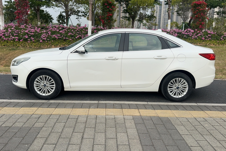 福特 福睿斯 2015款 1.5L 自动舒适型车身外观6003