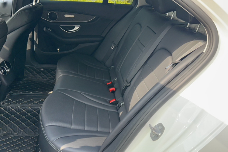 奔驰C级 2018款 C 180 L 时尚型运动版中控内饰7005