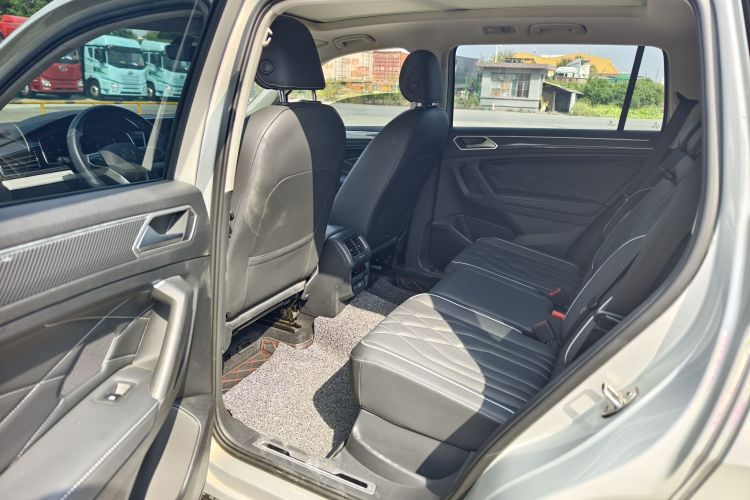 大众 途观L 2022款 330TSI 自动两驱R-Line越享版中控内饰7003