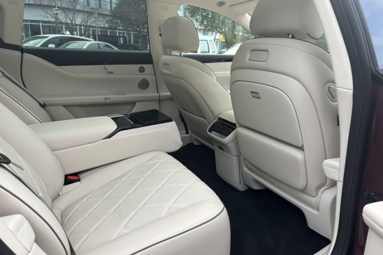 鸿蒙智行 享界S9 2025款 增程 Ultra中控内饰7009