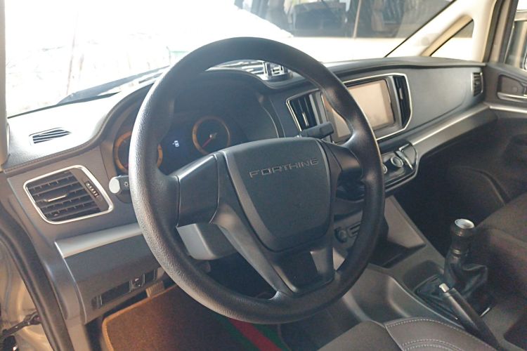 东风风行 菱智 2023款 M5L 1.6L 舒适型 9座局部细节13