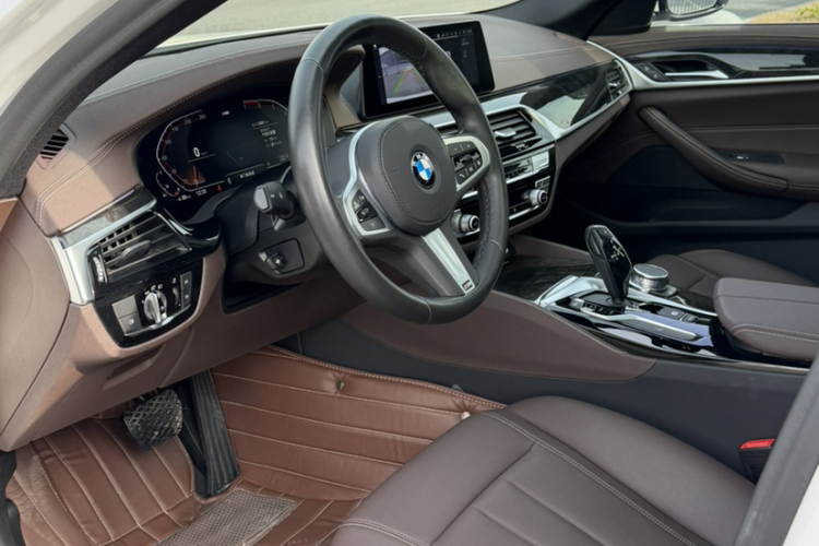 宝马5系 2020款 525Li M运动套装中控内饰7002