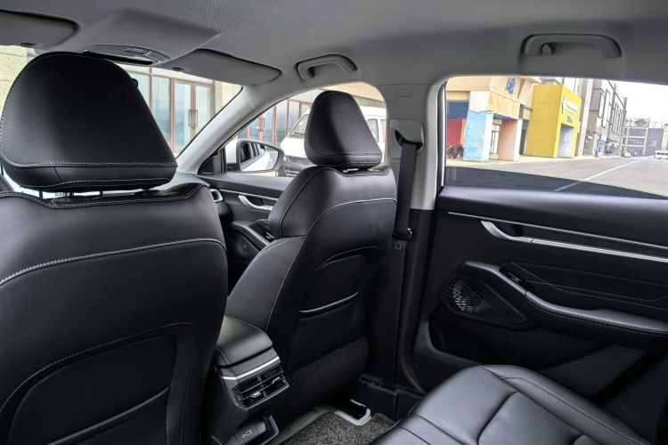 吉利汽车 帝豪 2025款 第4代 1.5L CVT龙腾版局部细节22