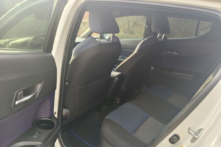 丰田C-HR 2018款 2.0L 领先版 国V中控内饰7003