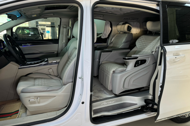 别克GL8 2023款 ES陆尊 舒适型中控内饰7007