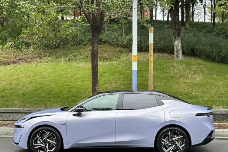 领克07 2024款 EM-P 126长续航 Ultra车身外观6007