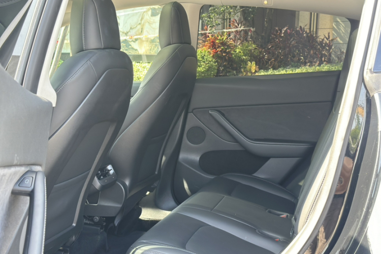 特斯拉 Model Y 2021款 标准续航后驱版中控内饰7003