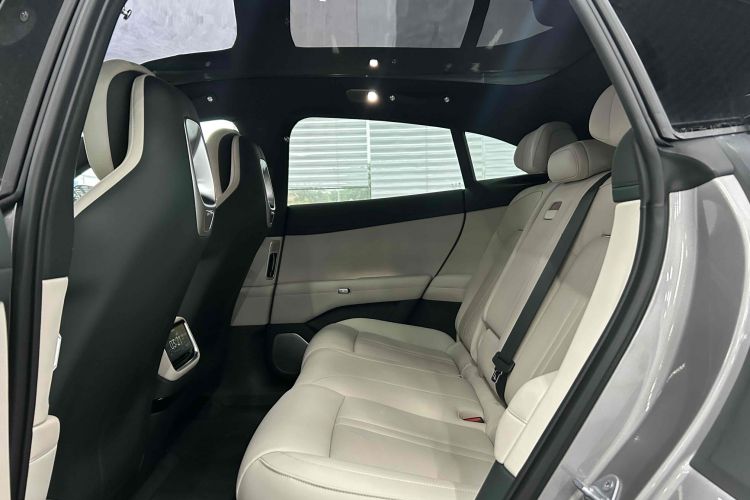 小米汽车 小米YU7 2025款 超长续航后驱版中控内饰7001