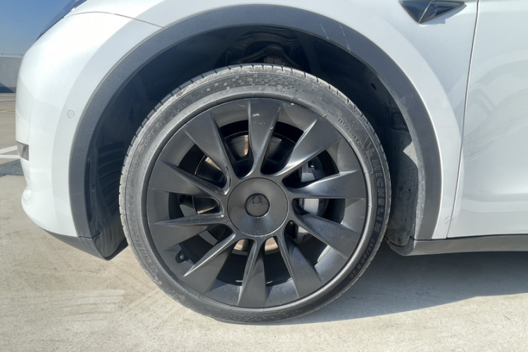 特斯拉 Model Y 2023款 长续航全轮驱动版车身外观6006