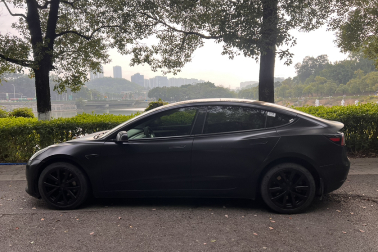 特斯拉 Model 3 2021款 标准续航后驱升级版 3D6车身外观6006