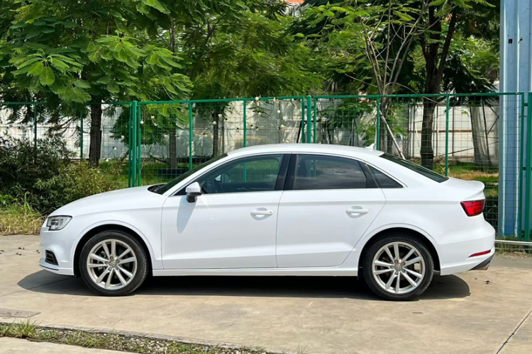 奥迪A3 2018款 30周年年型 Limousine 35 TFSI 进取型车身外观6005