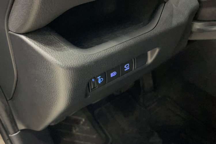 丰田 RAV4荣放 2020款 2.0L CVT两驱风尚版局部细节9003