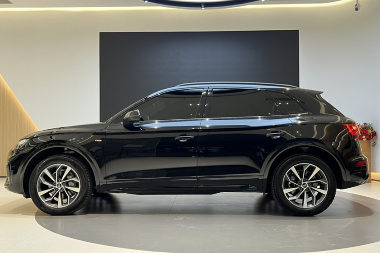 奥迪Q5L 2023款 40T 豪华动感型车身外观6004