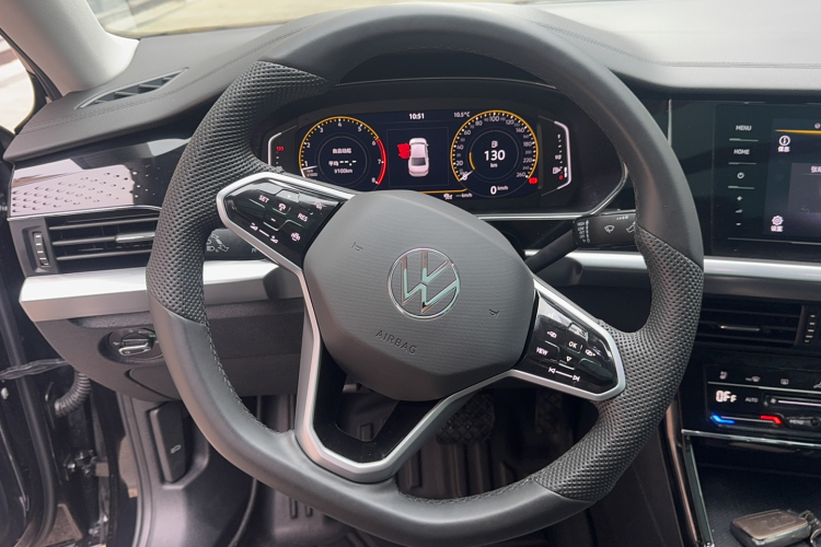 大众 帕萨特 2024款 330TSI 精英版中控内饰7006