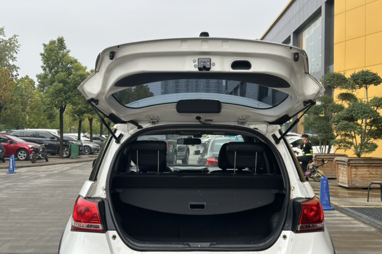 长城M4 2014款 1.5L 手动豪华型车身外观6003