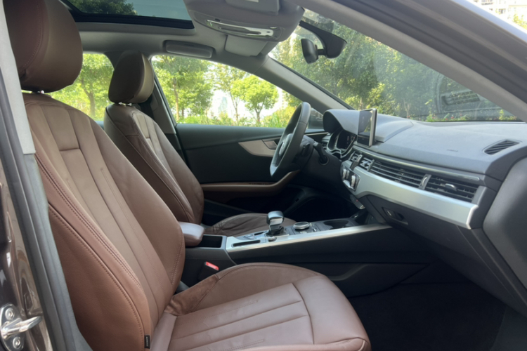 奥迪A4L 2018款 30周年年型 40 TFSI 时尚型局部细节41