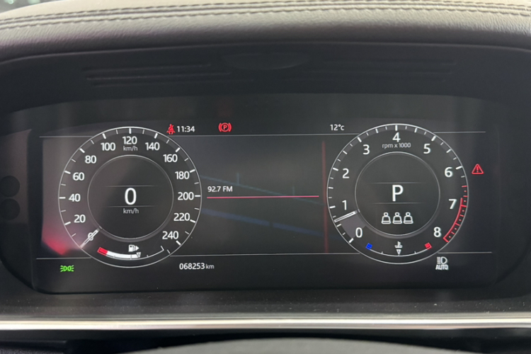 路虎 揽胜 2021款 3.0 L6 盛世版中控内饰15