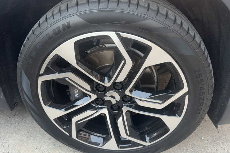 蔚来ES8 2020款 415KM 签名版 六座版中控内饰7008