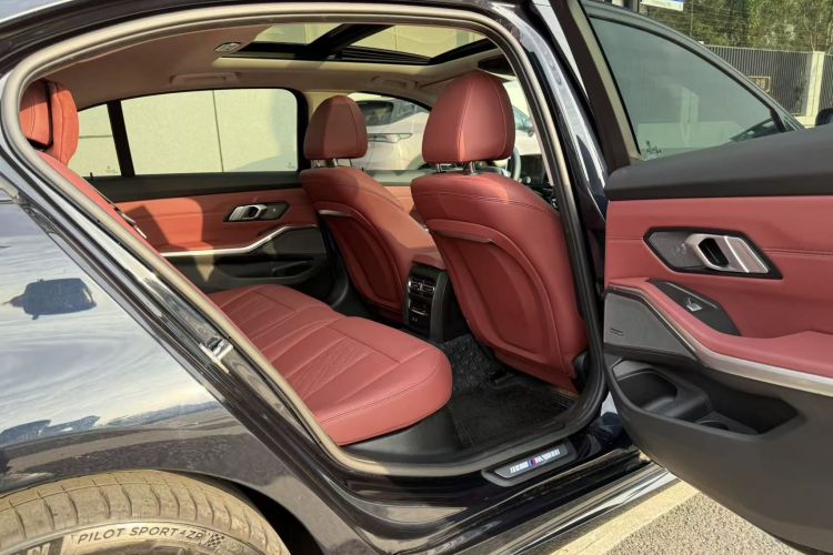 宝马3系 2025款 330Li M运动曜夜套装中控内饰7003