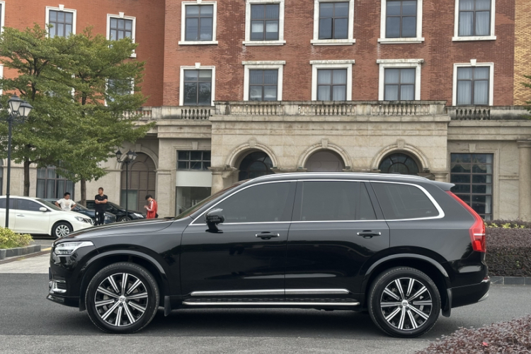 沃尔沃XC90 2022款 B6 智逸豪华版 7座车身外观6005