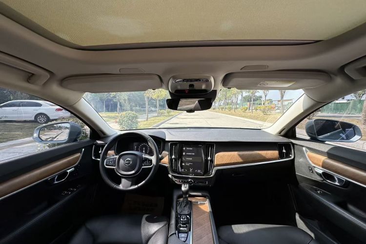 沃尔沃S90 2019款 T5 智逸版中控内饰7002