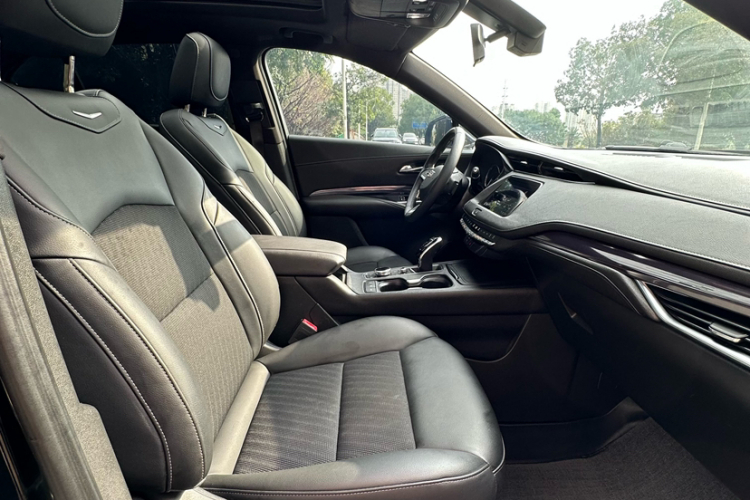 凯迪拉克XT4 2022款 28T 两驱风尚型局部细节41