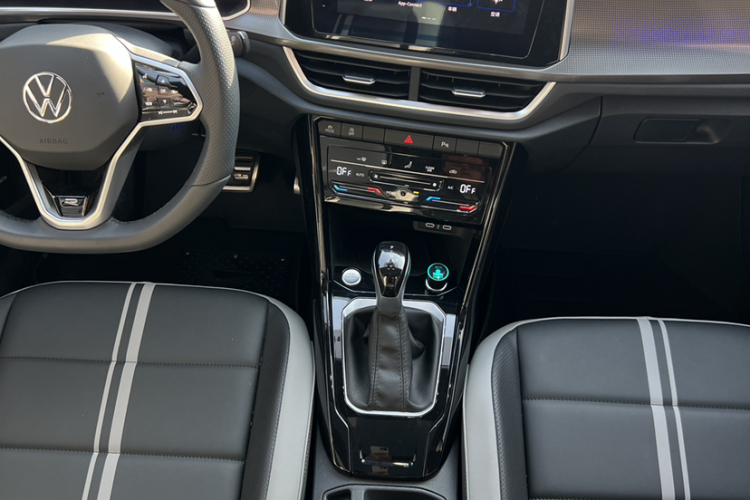 大众 T-ROC探歌 2024款 300TSI DSG两驱辰光版中控内饰7002