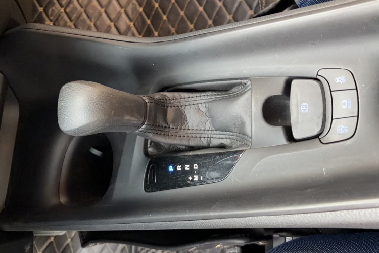 丰田C-HR 2021款 2.0L 舒适版局部细节18