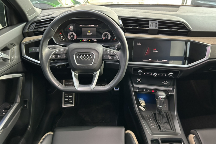 奥迪Q3 2024款 35 TFSI 时尚致雅型中控内饰7006