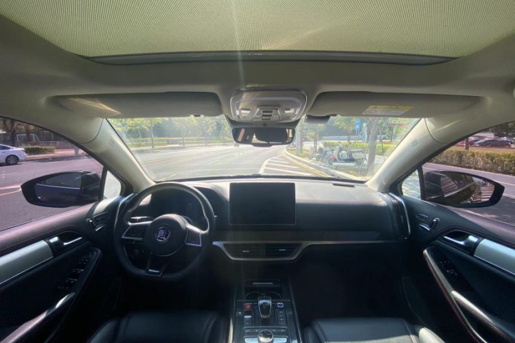 比亚迪 唐新能源 2018款 DM 2.0T 全时四驱智联创享型 7座 国V中控内饰7002