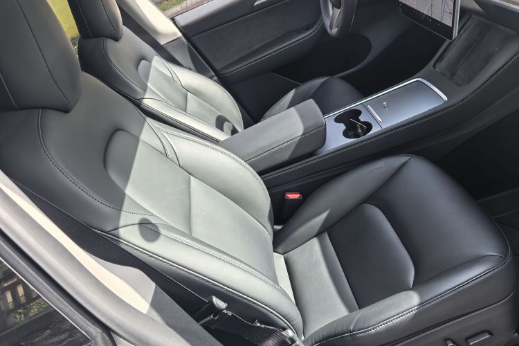 特斯拉 Model Y 2021款 长续航全轮驱动版车身外观6008