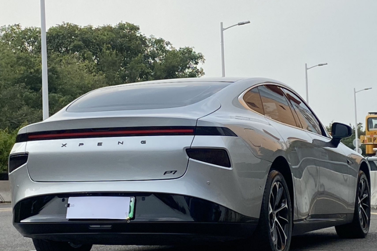 小鹏P7 2021款 480N车身外观6004