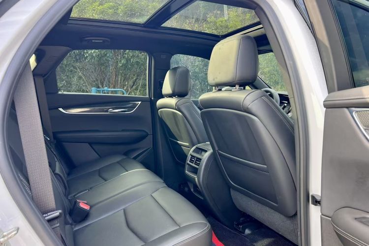 凯迪拉克XT5 2024款 2.0T 四驱豪华型（蜂鸟版）中控内饰7004