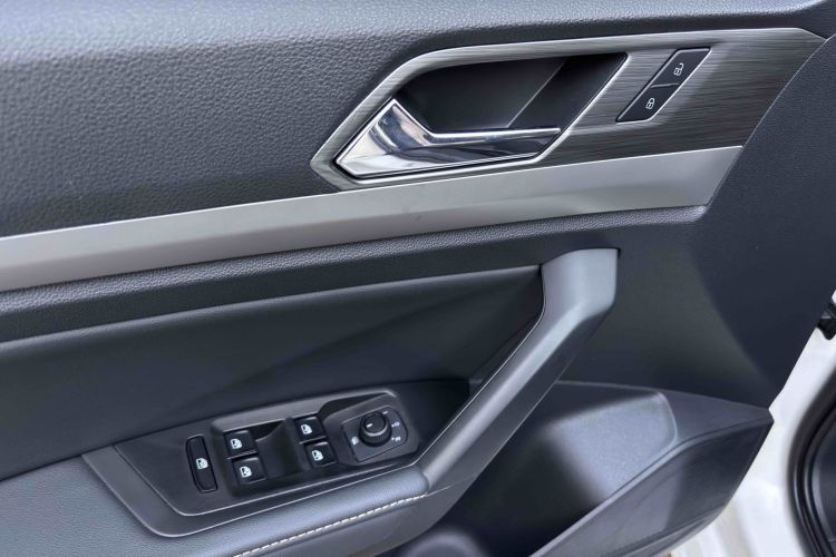 大众 朗逸 2022款 1.5L 自动舒适版中控内饰7012