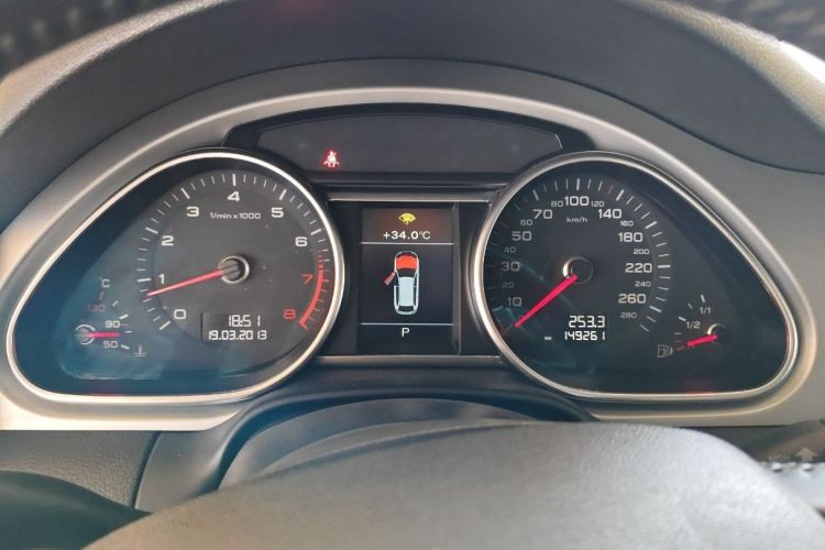 奥迪Q7 2015款 35 TFSI 进取型中控内饰15