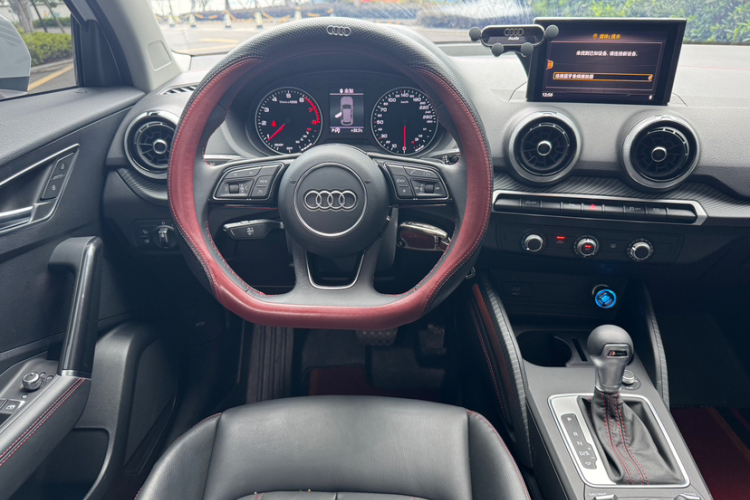 奥迪Q2L 2023款 35TFSI 进取动感型中控内饰7002