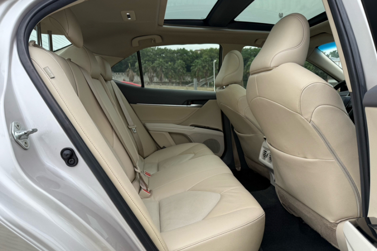 丰田 凯美瑞 2019款 2.5G 豪华版 国VI中控内饰7006