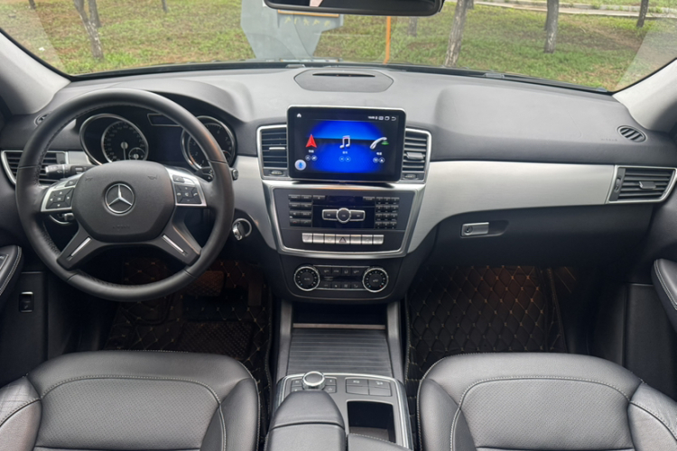 奔驰M级 2014款 ML 320 4MATIC中控内饰7002