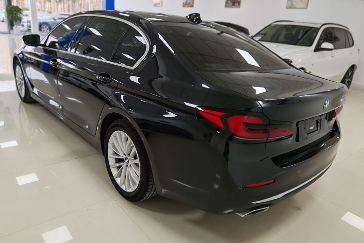 宝马5系 2022款 改款二 525Li 豪华套装车身外观6006