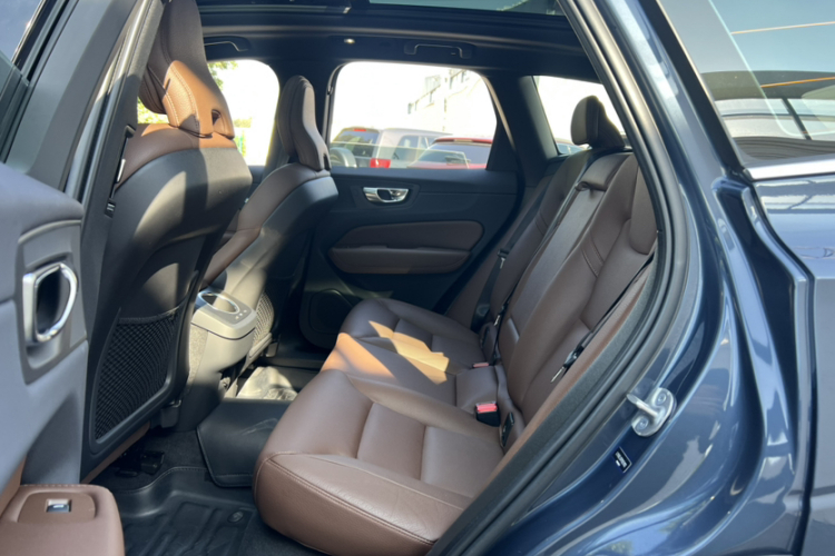 沃尔沃XC60 2023款 B5 四驱智逸豪华版中控内饰7003