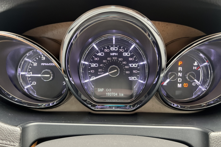 林肯MKT 2010款 3.5T EcoBoost AWD中控内饰15