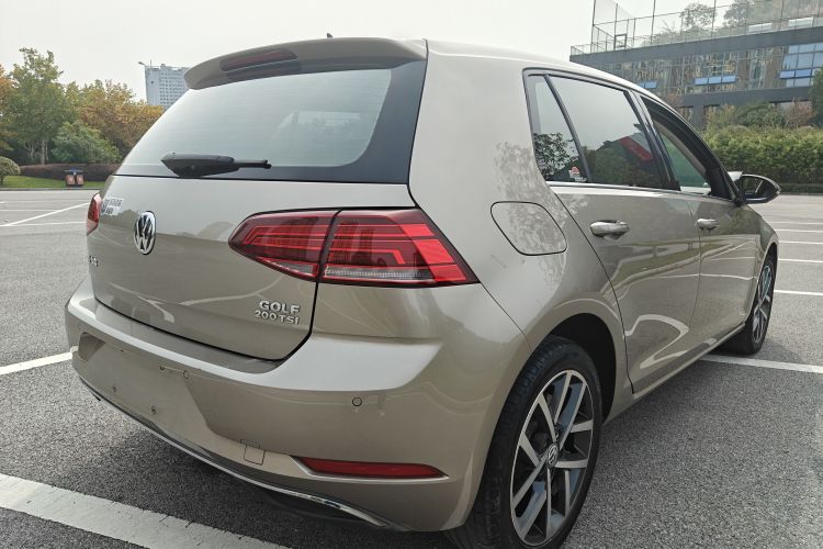 大众 高尔夫 2020款 200TSI DSG舒适进取版车身外观6007