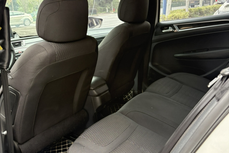 标致308 2014款 乐享版 经典 1.6L 自动风尚型中控内饰7003