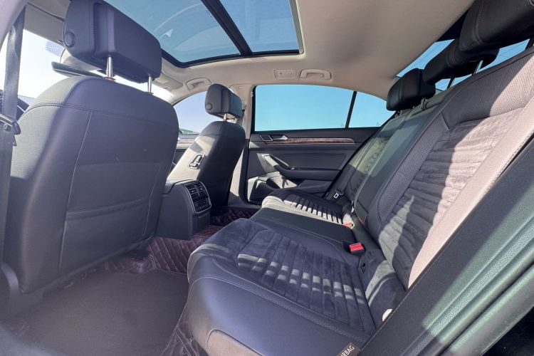 大众 迈腾 2017款 330TSI DSG 尊贵型中控内饰7002