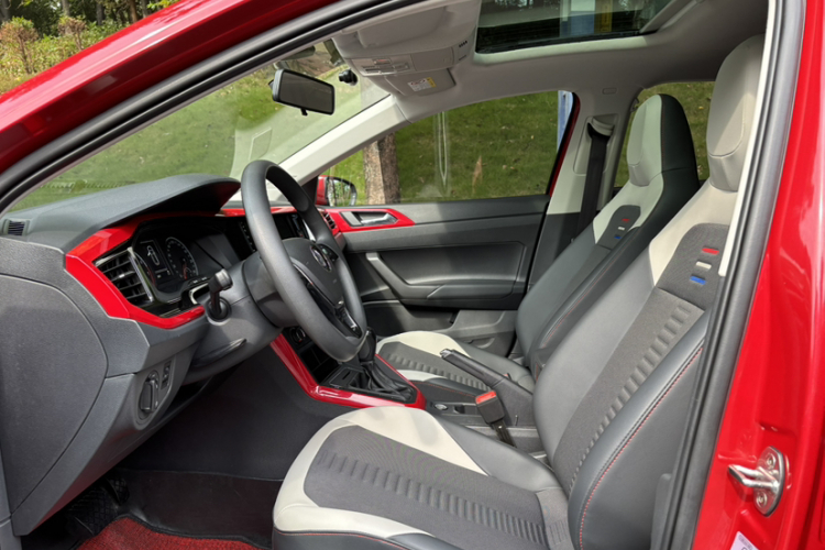 大众 Polo 2019款 Plus 1.5L 自动全景乐享版中控内饰7014