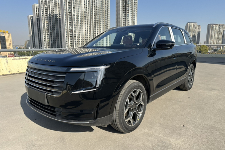 捷途X70L 2026款 1.5TD 双离合豪华 7座车身外观1